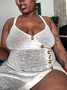 Snapshot of fatpussydallx chatting on 05.16.26 fatpussydallx online show from 05.16.26