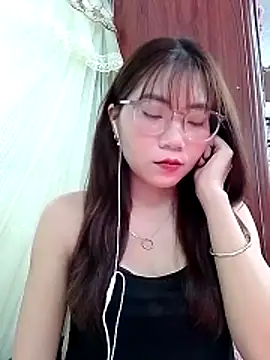 MyMy08 online show from 12.15.25