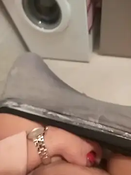 TaraWild online show from 12.22.25