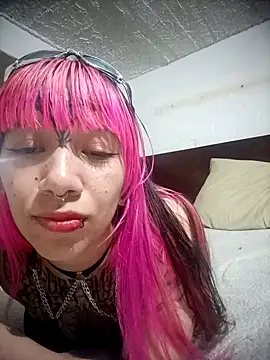 Snapshot of Meganhynde chatting on 09.20.25 Meganhynde online show from 09.20.25