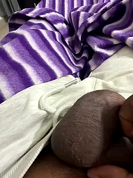 Snapshot of Honeyxoxx chatting on 12.22.25 Honeyxoxx online show from 12.22.25