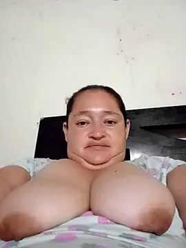 Snapshot of Sexyy-BBW chatting on 09.30.25 Sexyy-BBW online show from 09.30.25