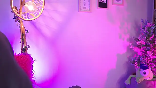  chloe moons  online show from 11.21.25