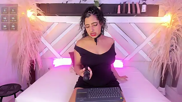 Zoe-Johnson  online show from 04.16.26