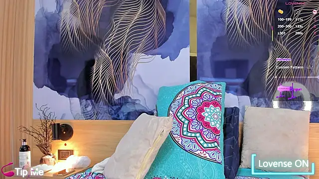 LunaStar- online show from 10.16.25