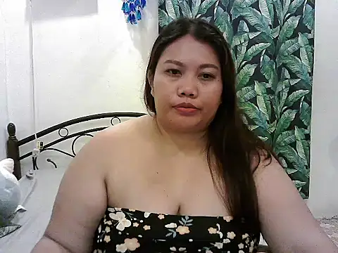 Snapshot of Bubble_Buns chatting on 09.22.25 Bubble Buns online show from 09.22.25