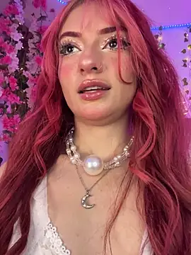 LucyGray online show from 04.08.26