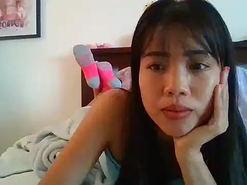 Snapshot of AnnewithanE chatting on 10.25.25 AnnewithanE online show from 10.25.25