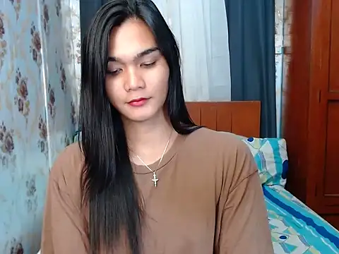 lady in moon online show from 10.23.25