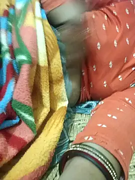 Snapshot of sonaya9y chatting on 10.30.25 sonaya9y online show from 10.30.25