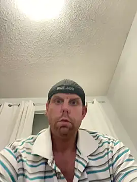 Snapshot of CouplesFuckToy69 chatting on 10.28.25 CouplesFuckToy69 online show from 10.28.25