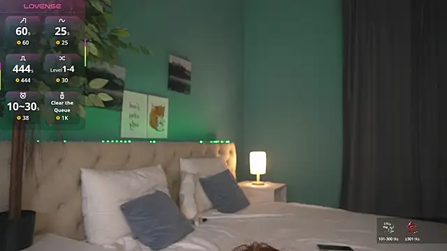 Lisafoxy  online show from 03.30.26