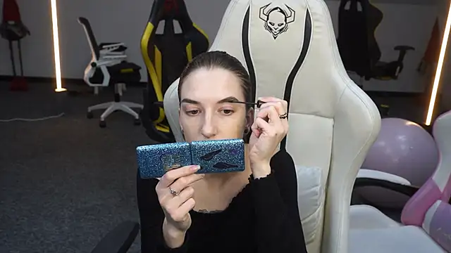 Snapshot of _Lili_054 chatting on 10.04.25  Lili 054 online show from 10.04.25