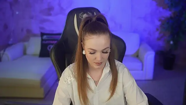 Ella 054 online show from 11.02.25