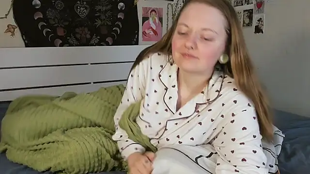 WonderConnie1 online show from 09.15.25