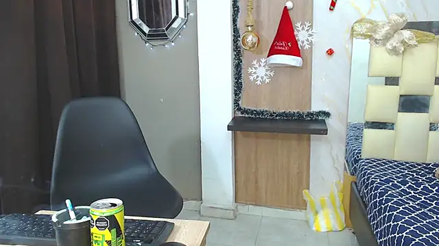 miss leidy  online show from 12.20.25