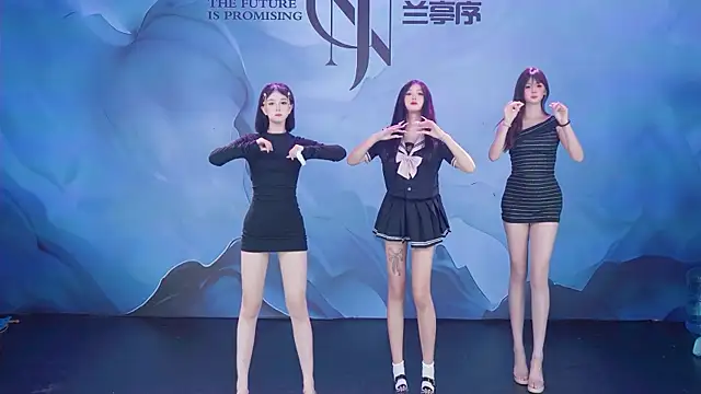 Snapshot of Neza-002 chatting on 03.31.26 Neza-002 online show from 03.31.26