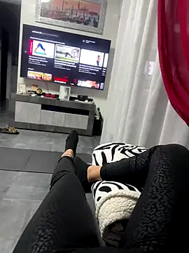 Snapshot of BabyLeopard chatting on 10.22.25 BabyLeopard online show from 10.22.25