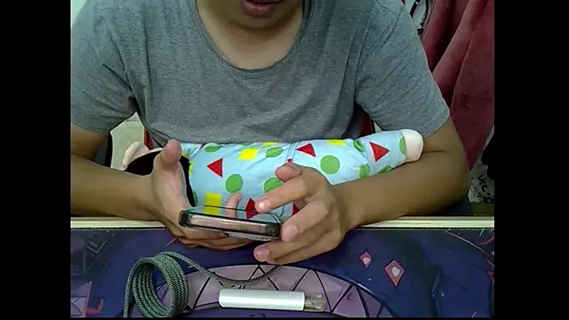 Snapshot of zhu000000 chatting on 10.07.25 zhu000000 online show from 10.07.25