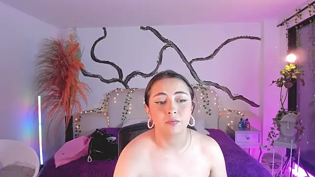 SarahCastro1  online show from 10.13.25