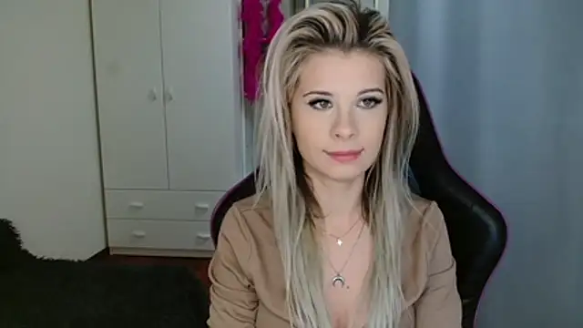 KristineGlow online show from 10.29.25