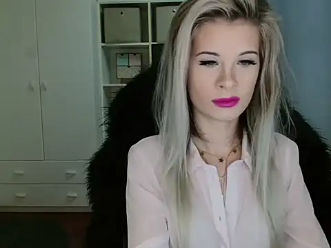 KristineGlow online show from 11.07.25