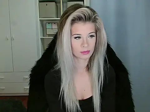 KristineGlow online show from 11.21.25