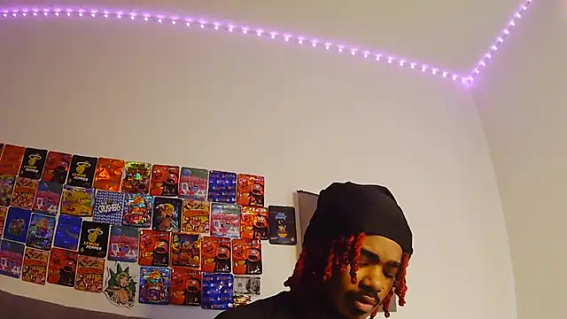 Snapshot of risktakinndolo chatting on 09.17.25 risktakinndolo online show from 09.17.25