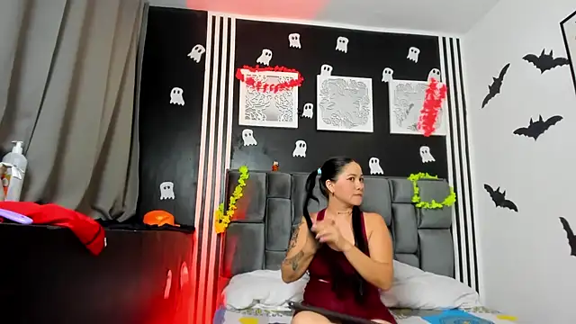 Hornycouple Hot online show from 10.22.25