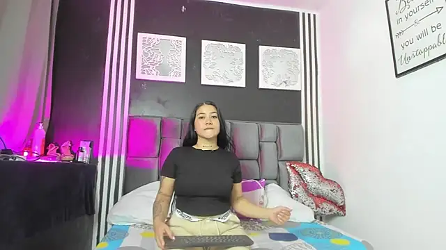 Hornycouple Hot online show from 11.01.25