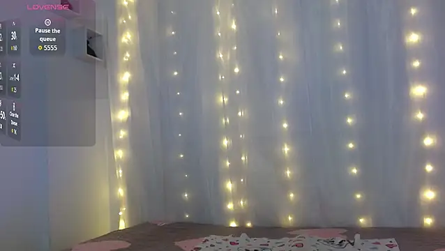 Snapshot of NoraParkeer chatting on 09.30.25 NoraParkeer online show from 09.30.25