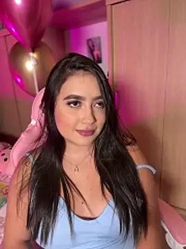 Snapshot of Emiily_Moore1 chatting on 02.04.26 Emiily Moore1 online show from 02.04.26