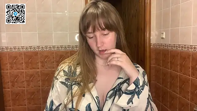 MaroonMoon  online show from 09.20.25