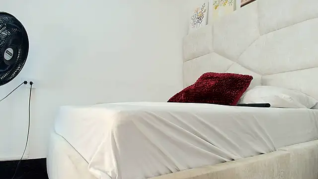 elizawiliamst online show from 04.01.26