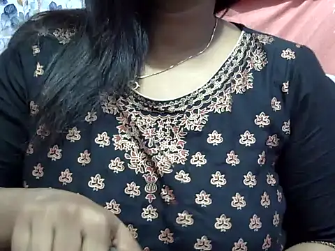 Snapshot of Rooshami_hot01 chatting on 10.12.25 Rooshami hot01 online show from 10.12.25