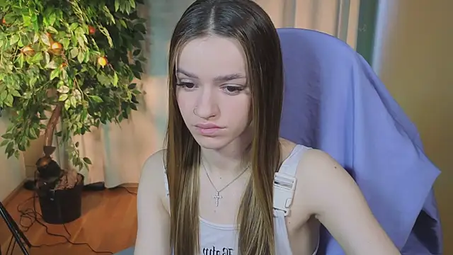 E l i z e  online show from 06.03.26