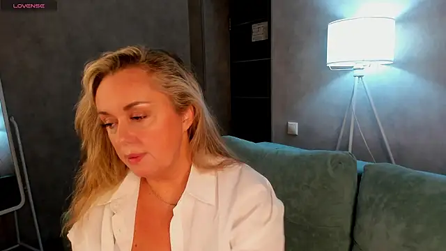 Sky Kuper online show from 10.26.25