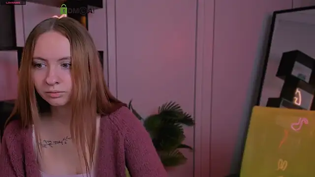 mila glow1 online show from 10.03.25