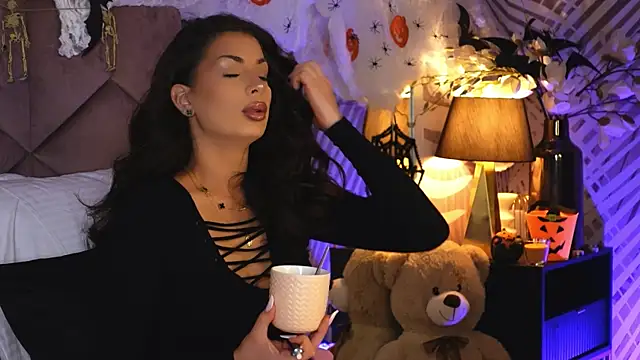 EvaRhea online show from 10.29.25