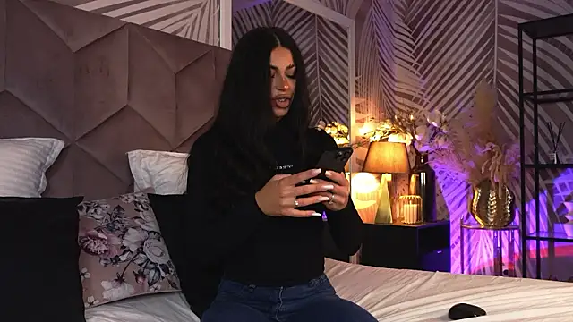 EvaRhea online show from 03.30.26