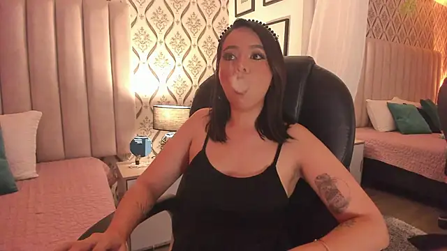 Sky Junne online show from 09.09.25