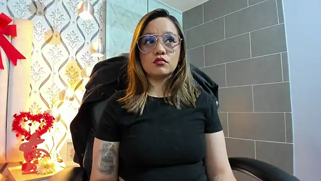 Sky Junne online show from 11.14.25