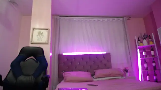 Emma Carteer online show from 10.02.25