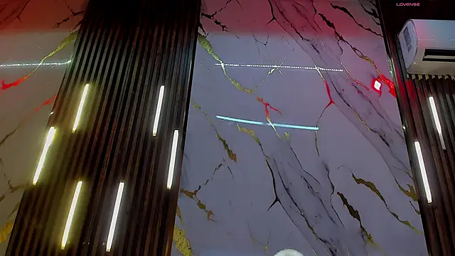 VictoriaDuart online show from 12.17.25