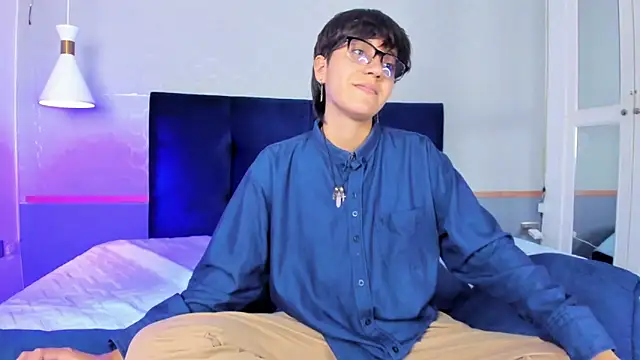 Tsuki Maru online show from 10.03.25