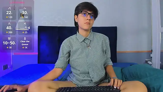 Tsuki Maru online show from 10.08.25