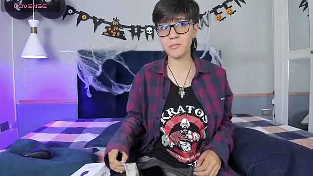 Tsuki Maru online show from 10.19.25