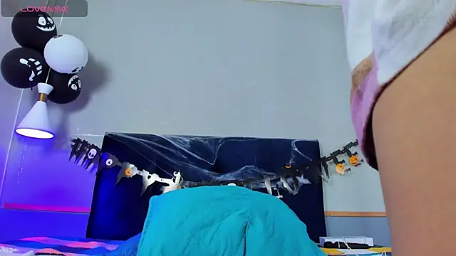 Tsuki Maru online show from 10.30.25