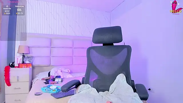 Snapshot of BritanyBrown_ chatting on 04.11.26 BritanyBrown online show from 04.11.26