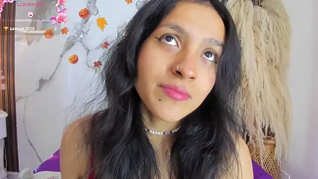 violettawatson online show from 10.22.25